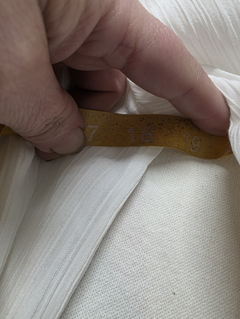 Vintage Christian Dior for I. Magnin White Lace Trim Lounge Robe • Pleated Wrap - Picture 5 of 6